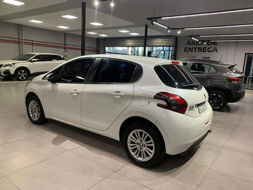 Peugeot 208 1.6 Allure