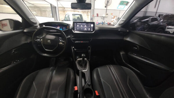 Peugeot 208 1.6l Feline Tiptronic Am23.5
